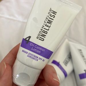 Rodan & Fields Unblemish oil control lotion